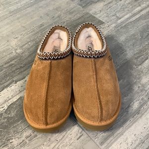 UGG Tasman Slippers size 9 (woman’s)